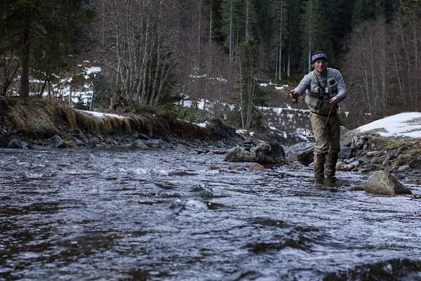 Aurel Hallbrucker beim Fischen
