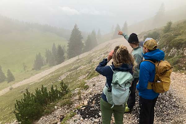 Wanderer im Nebel am Dobratsch
