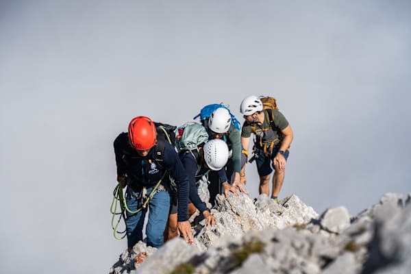 Bergsteiger am Nordost-Grat des Mittagskogels