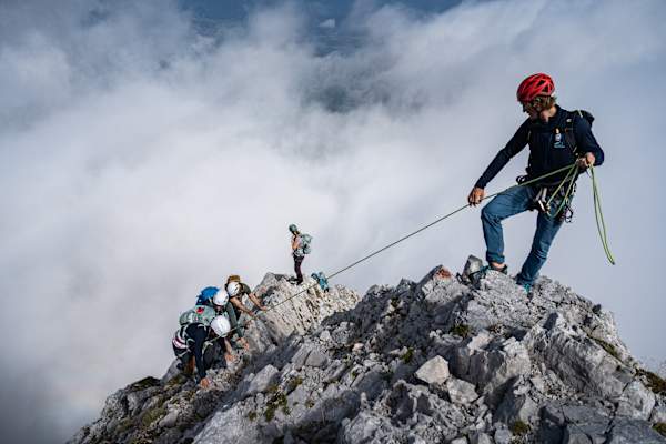 Bergsteiger am Nordost-Grat des Mittagskogels