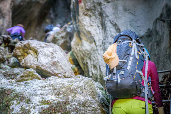 Die Weichtalklamm ist eine beliebte Wanderroute für die ganze Familie, gutes Schuhwerk und Trittsicherheit werden vorausgesetzt.