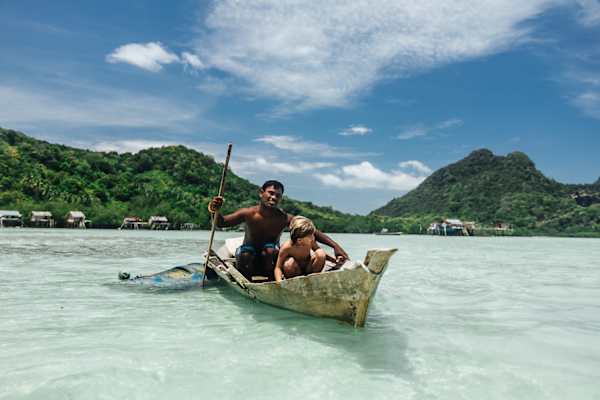 Kanufahrt auf Borneo
