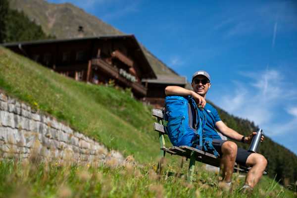 Ernst Merkinger wandert weit