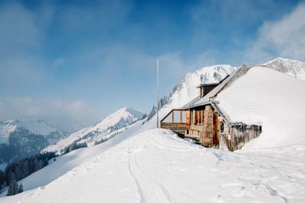 Die Grubenberghütte liegt hoch über dem Saanenland