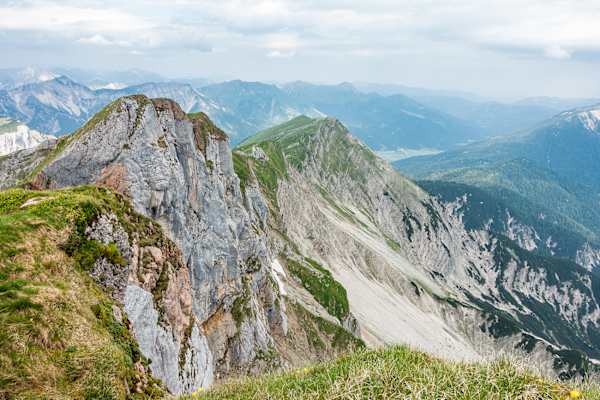 Umzingelt waren wir von beeindruckenden Felsformationen.