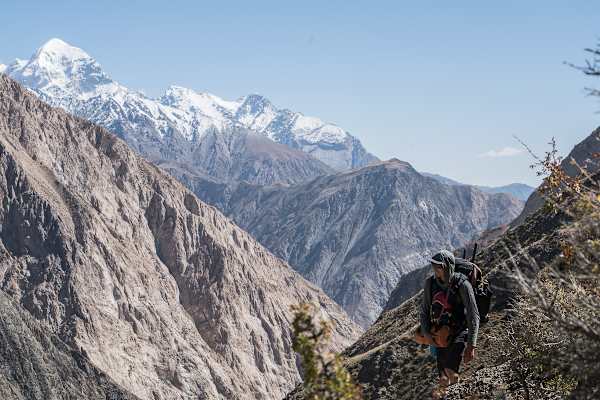 Kristof auf einem der letzten Pässe, die das Team am Rückweg überwinden muss
