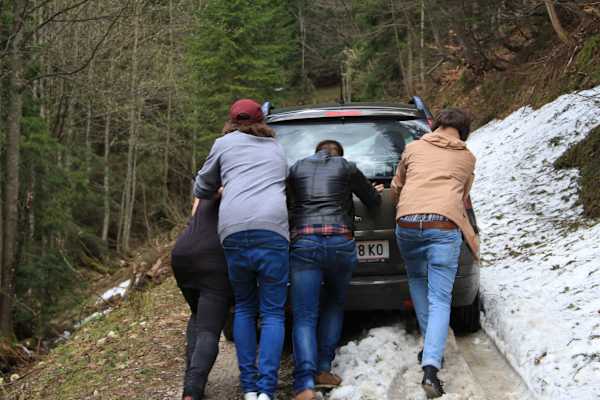 Die Makemakes schieben ihr Auto