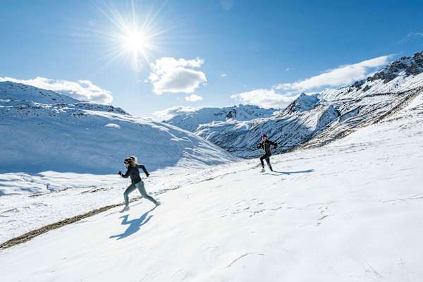 Auf den letzten Metern durch den Neuschnee am Passo Stelvio