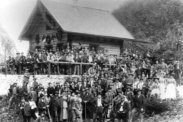 Höllentalangerhütte