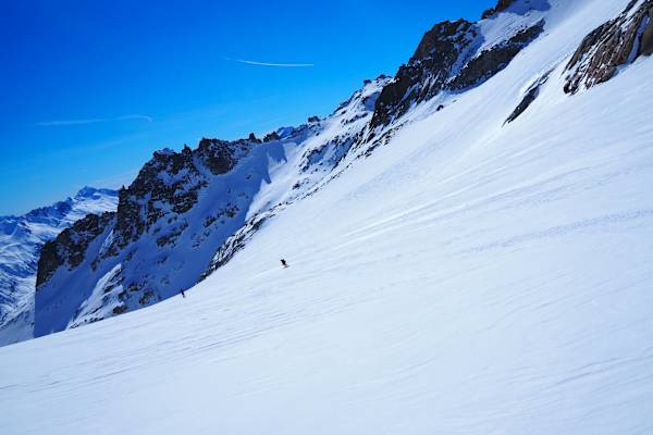 Galenstock in der Schweiz: Abfahrt am Tiefengletscher in der Schweiz