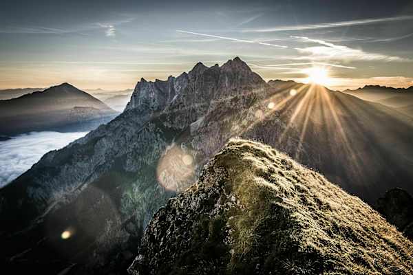 Sonnenaufgang: Totenköpfl-Ostgrat und der Reichenstein-Ostwand im Gesäuse