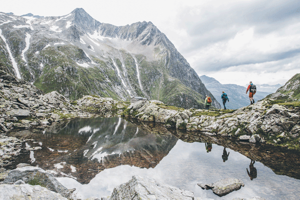 Die Terri-Hütte (2.170 m) in der Greina ist ein idealer Stützpunkt für zahlreiche Wanderungen und Berghochtouren
