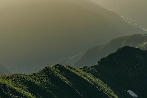 Perfekte Ridge-Line im Morgenlicht. Hohe Tauern