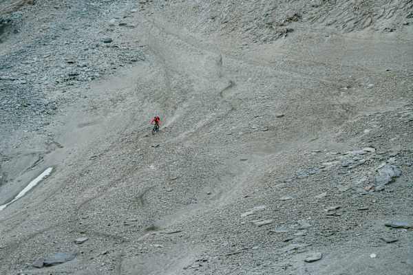 Fast wie eine Schottergrube, nur eben auf 3.000m.