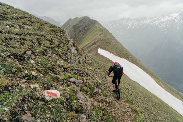 Ausgesetzte Querung in den Hohen Tauern.