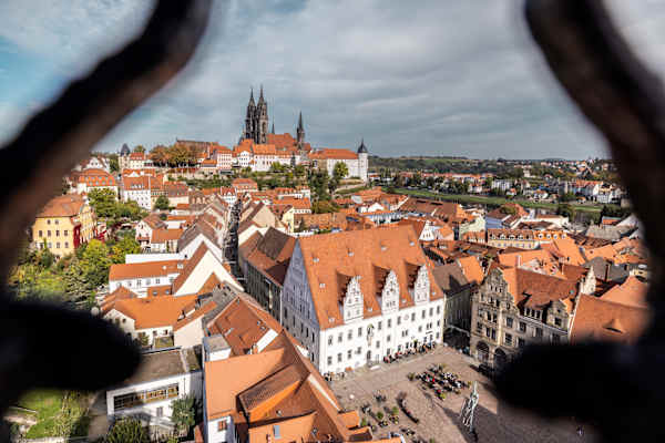 Die Kreisstadt Meißen mit ihrem imposanten Dom liegt im Herzen von Sachsen.