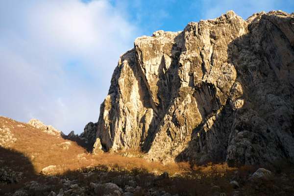 Pilgerstätte: Nordwestwand des Anika Kuk, die größte (und beeindruckendste) Wand im Gebiet