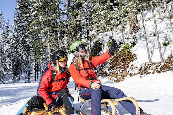 Gut ausgerüstet auf der Rodelbahn