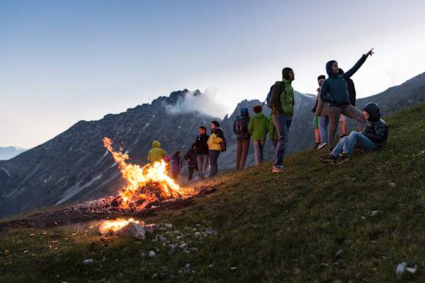 Sonnwendfeuer auf der Innsbrucker Nordkette, Tirol