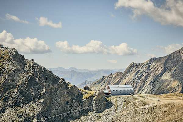 Die neue, im Halbrund entworfene Stüdlhütte