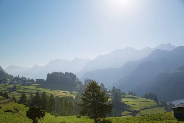 Blick von Tarasp über das Inntal
