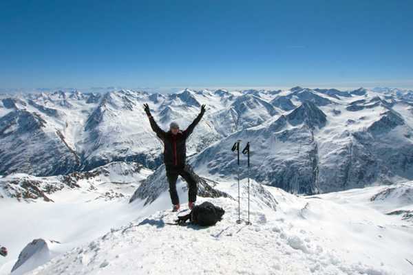 Unser Social Media-Experte Simon Schöpf auf dem Gipfel der Wildspitze
