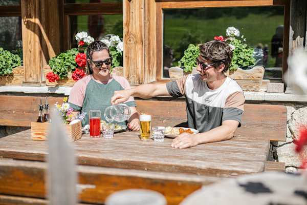 Gemütliche Rast auf einer der Almen.