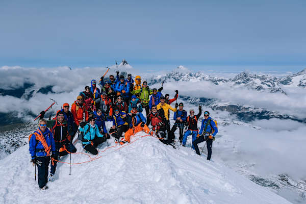 Ganz oben! Am Gipfel des Breithorns (4.165 m)