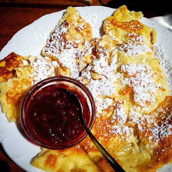 Kaiserschmarrn der Gschnagenhardtalm in den Dolomiten