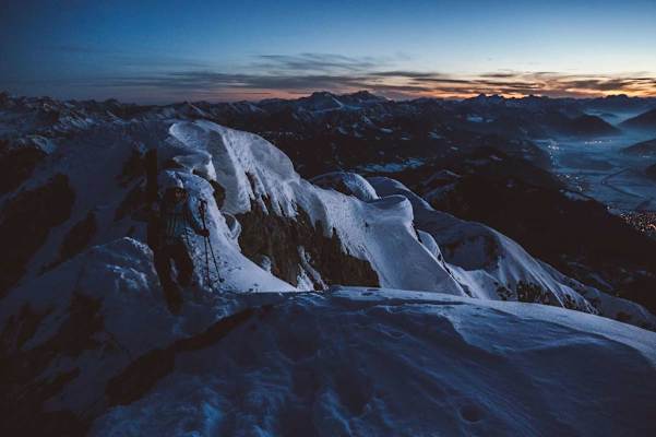 Freund und Weggefährte Stefan Filzmoser am Grimming. Roman und er sind gemeinsam die ganze Nacht durchgestiegen, um rechtzeitig zum Sonnenaufgang am Gipfel zu stehen.