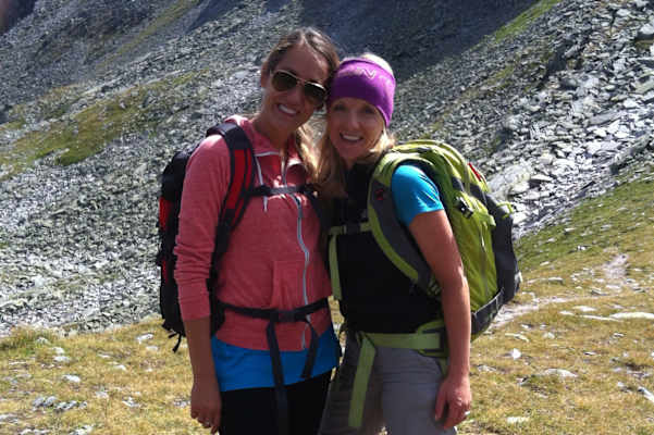 Bianca Schwarzjirg beim Wandern