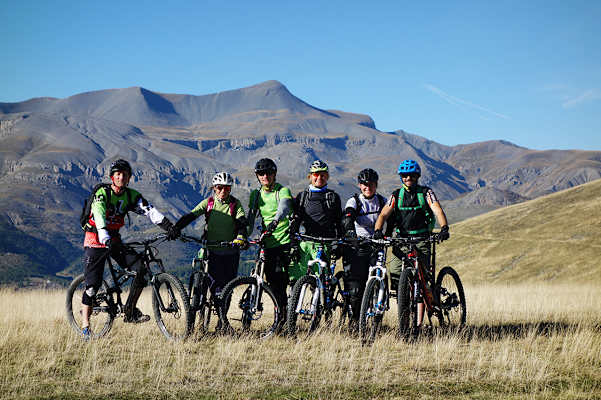 Nah an der Grenze zum Nationalpark Mercantour, im Hintergrund der Mont Mounier. Am Bild (v.l.n.r.) Matthias Knaus, Heid von Wettstein, Markus Reiter, Susane Schulze, Stefanie Gössl und Mario Hammer