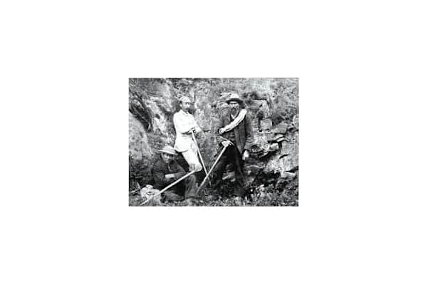 Ulrich Almer, John Stafford Anderson und Alois Pollinger (von links nach rechts) 1882 nach der Erstbesteigung des Viereselgrats