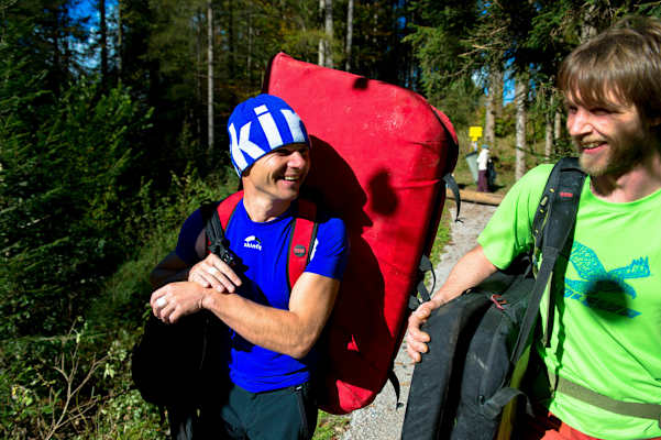 Bernhard Schwaiger (links) freut sich auf einen guten Boulder-Tag      