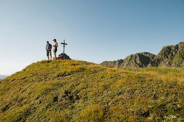 Atemberaubende Aussichten vom bis oben hin grünen Torkopf-Gipfel.