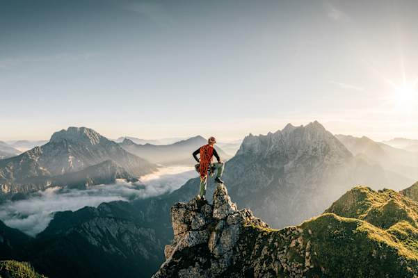 Kaiserwetter am Einstieg zum Totenkopf-Ostgrat im Gesäuse