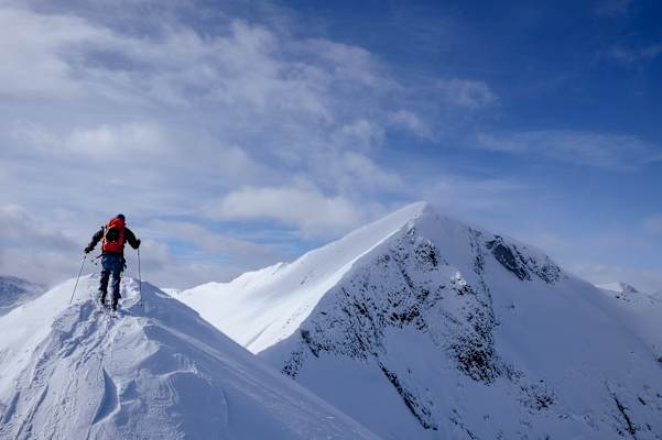 Omvegen till Helvetestinden