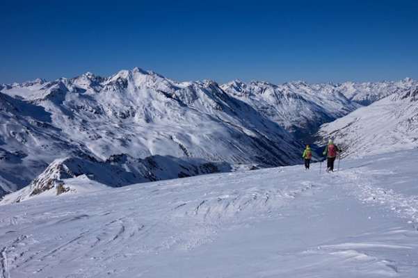 Auch Schneeschuhwanderer finden hier ihr Landschaftsglück