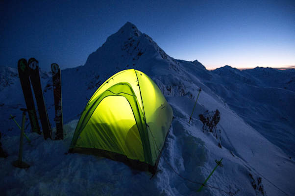 „Nadine Wallner – Tiefschnee am Arlberg“