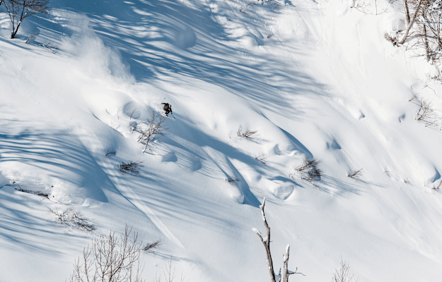 Und wenn man Glück hat, sowie Josh hier im Bild, dann zeigt sich die Sonne für einen kurzen Moment und offenbart Kiroros volles Potentail