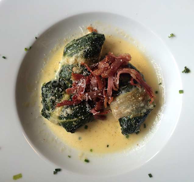 Klassisches Mangold-Gericht aus der Schweiz: Bündner Capuns