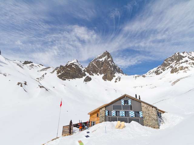 Die Tuoihütte in der Schweiz