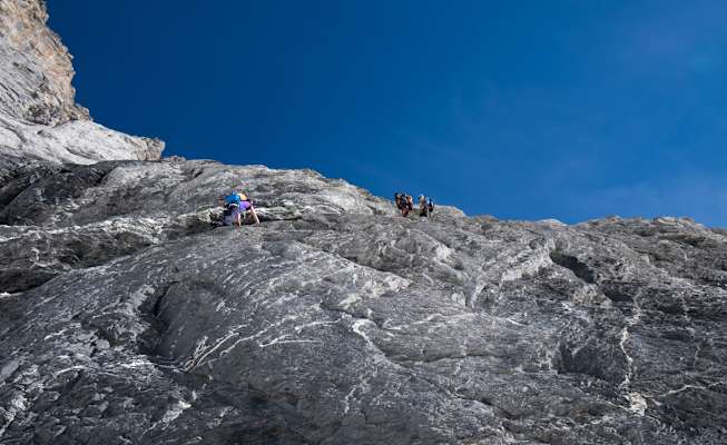 Luftiges Kraxeln am Fuße der Südwand