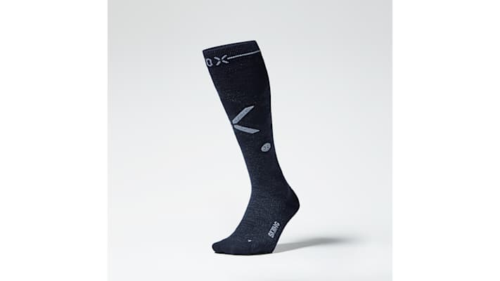 Die STOX Merino Skiing Socks in der Farbe Marineblau / Weiß.