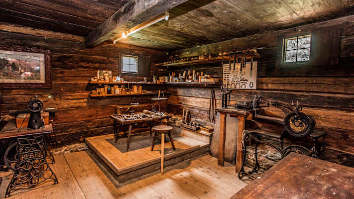 Schusterwerkstatt des Alten Segger Hofs aus Kartisch in Osttirol