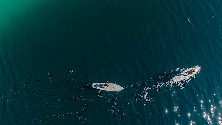 SUP-Fahrer am Eibsee