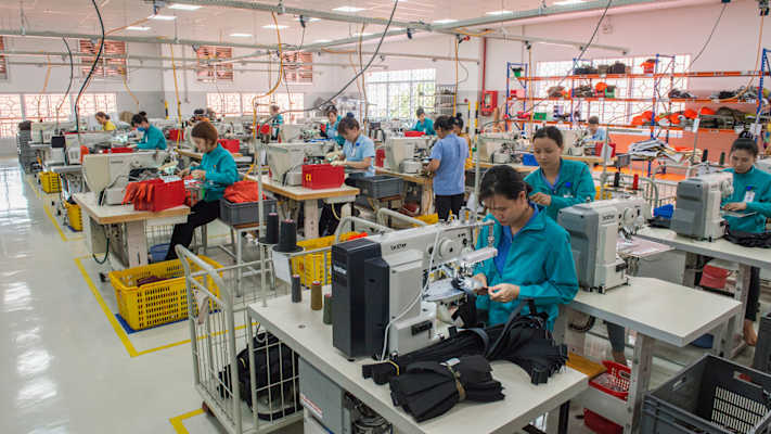 Fort- und Weiterbildung der vietnamesischen Mitarbeiter werden bei Tatonka groß geschrieben.