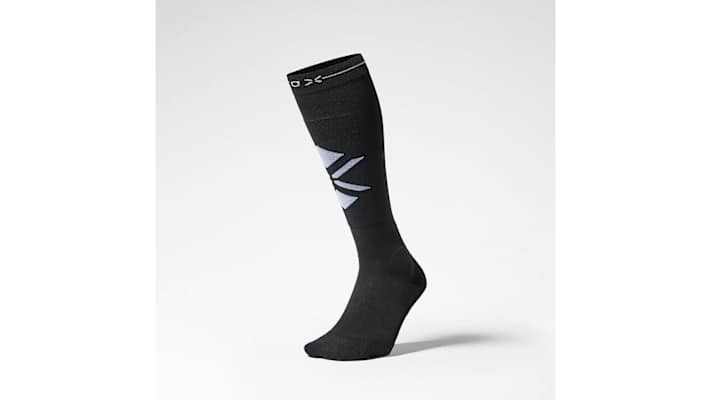 STOX Ultralight Skiing Socks beugen Muskelermüdung und Krämpfen vor.