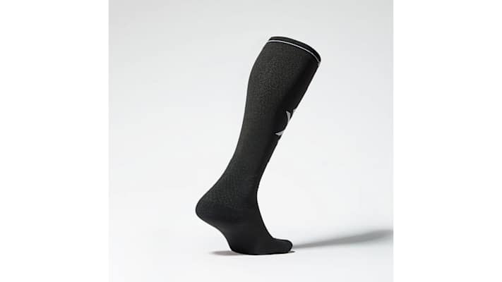 Die STOX Ultralight Skiing Socks in der Farbe Schwarz/Weiß.