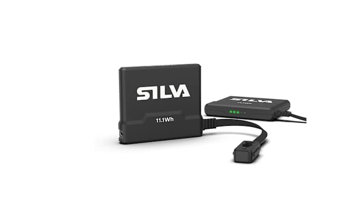 silva stirnlampe closeup vom akku